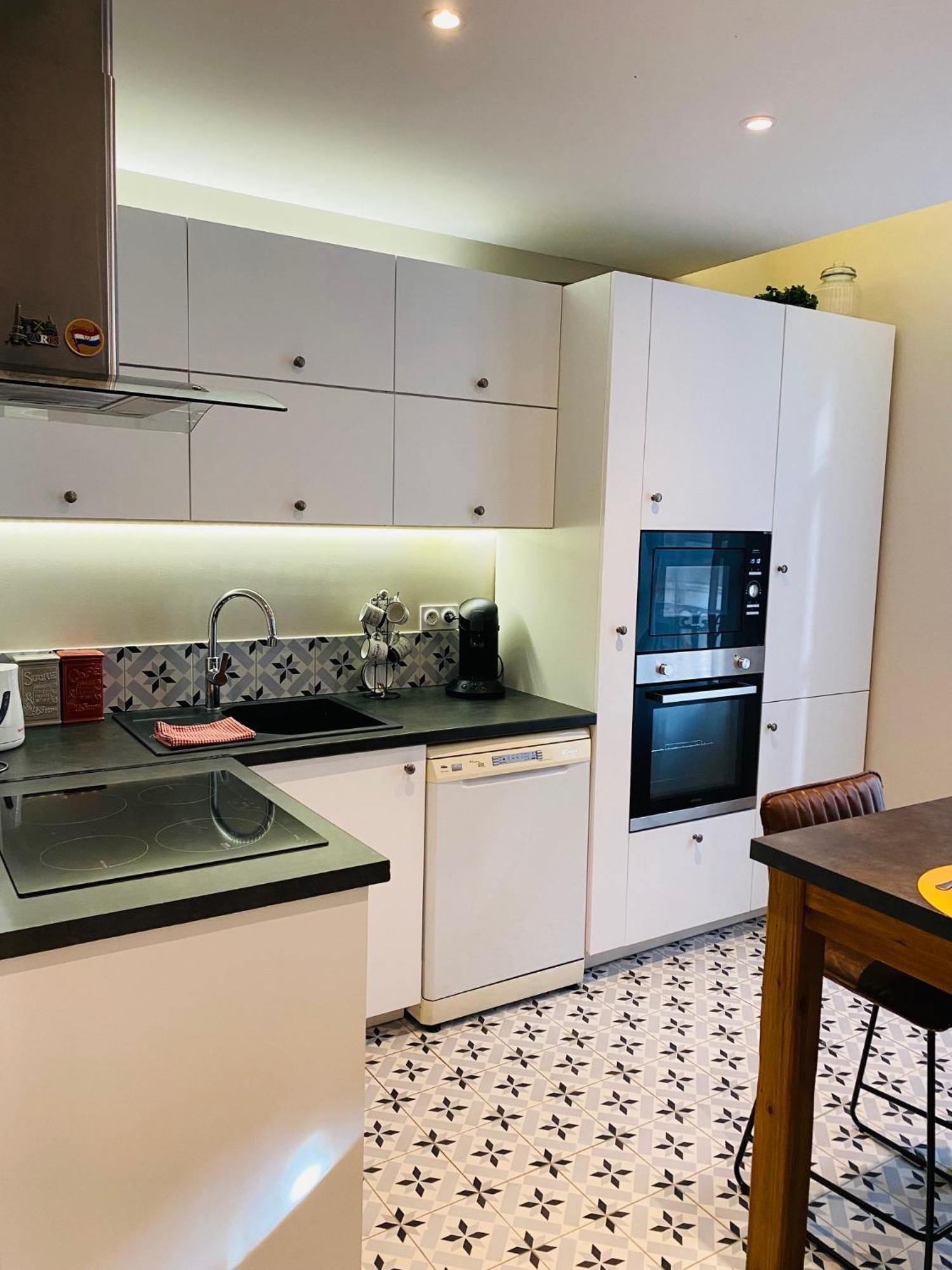 Douillet Et Coquet Appartement Climatise - Parking Prive Gratuit - Centre Montpellier Exterior foto
